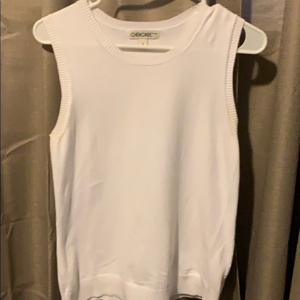 Cherokee Small white sweater vest